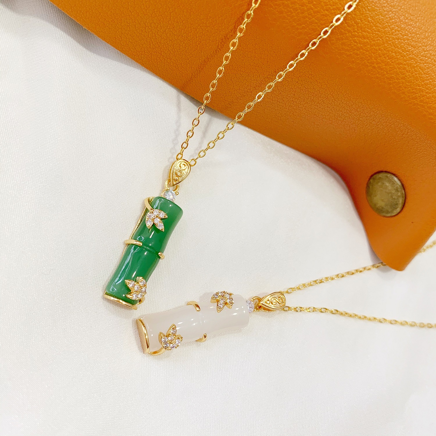 FIREFLY Saudi Gold Necklace Polygonatum 