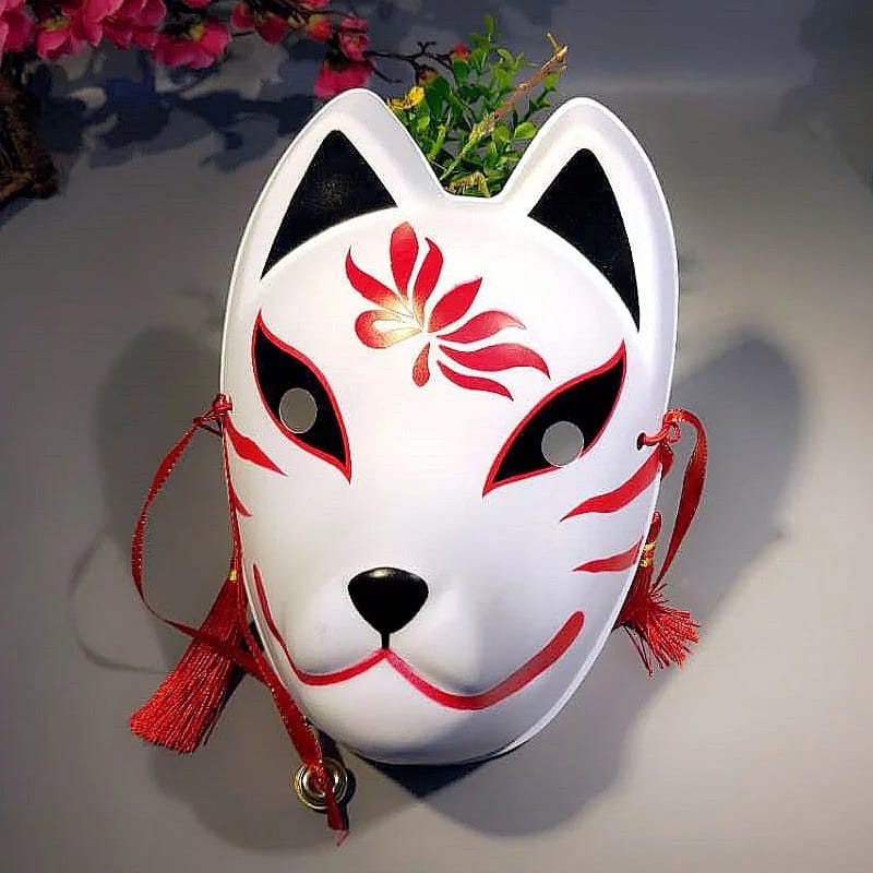 Mặt nạ Kitsune đến từ Nhật Bản được ưa chuộng vì sự độc đáo, bí ẩn và tinh tế. Hãy để mình đắm mình trong thế giới của Kitsune, cùng khám phá những mẫu mặt nạ tuyệt đẹp!
