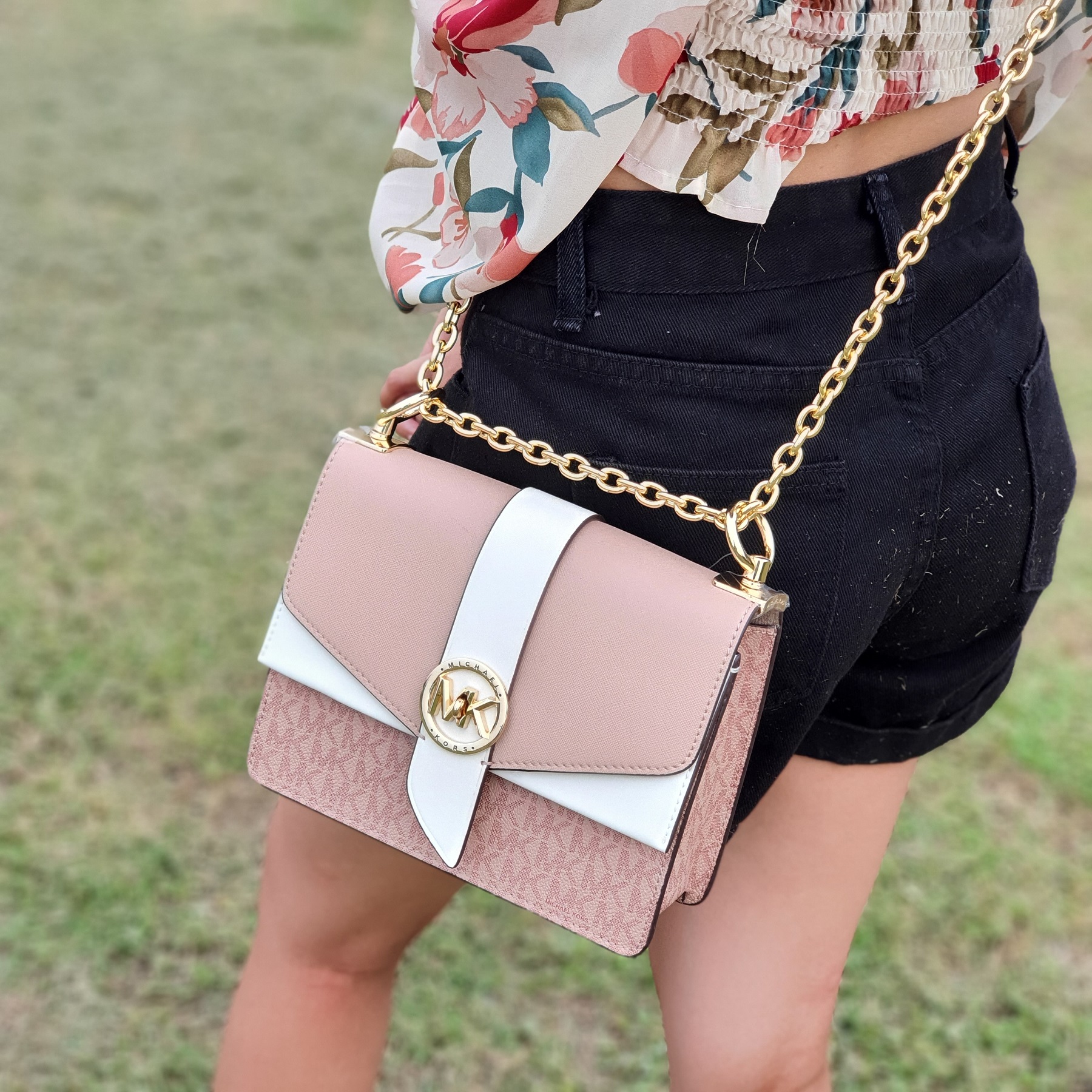 Michael Michael Kors Greenwich Small Color-block Logo And Saffiano Leather  Crossbody Bag In Pink