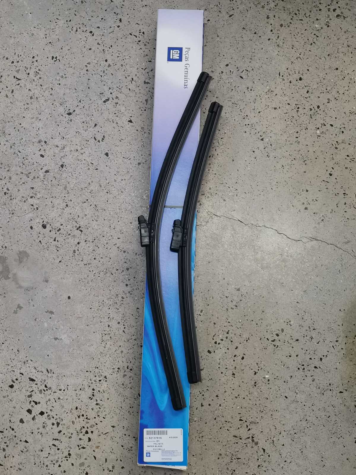 GM Wiper Blade Set ( 2 pcs ) -FRONT- for Chevrolet Trailblazer PN# 52137815 | Lazada PH