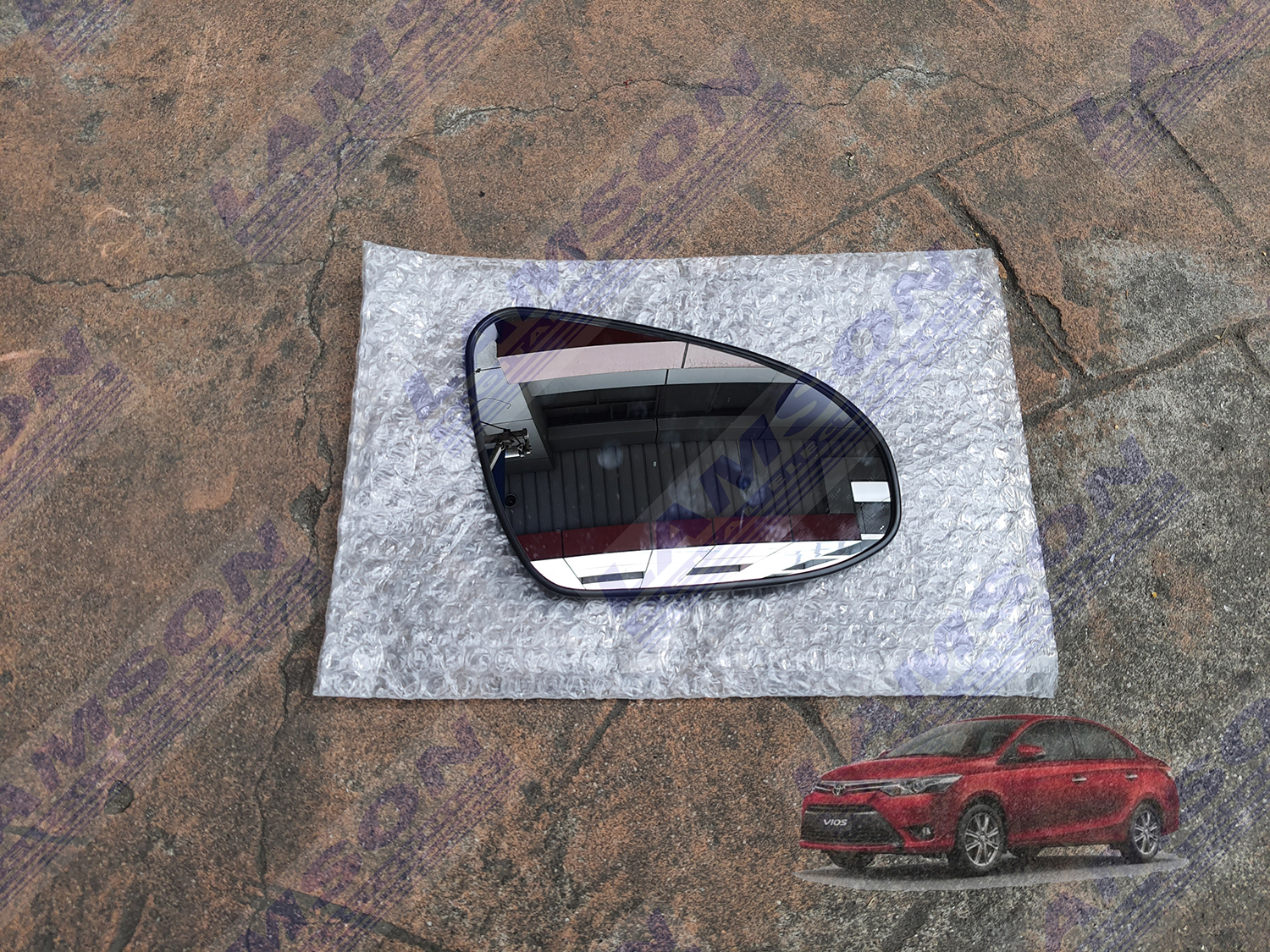 thumbnail image 2 of Horse Left Side Door Mirror Glass For Toyota Corolla E120 & Vios XP40 (LM-161L) 2 of 5