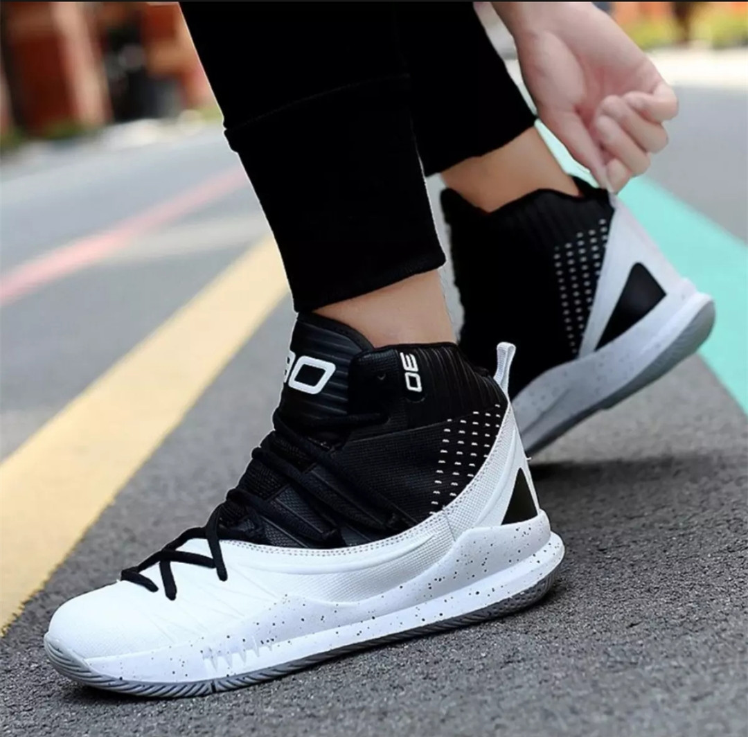 CURRYY 5 White/Gold High Tops Basketball shoes for men and women