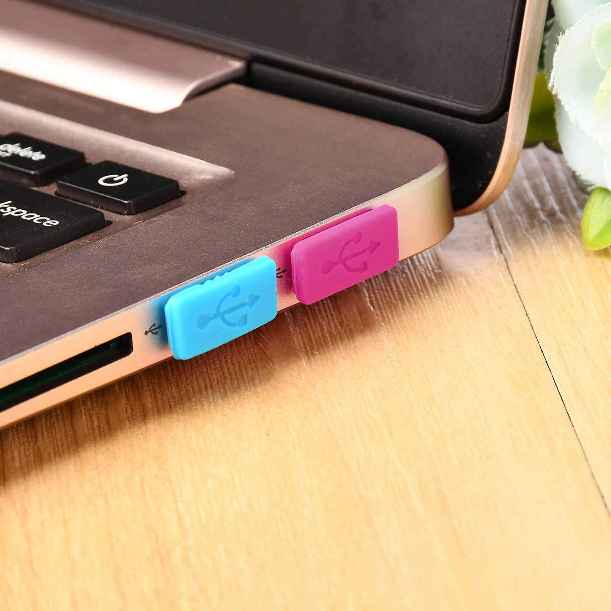 9 miếng silicon chống bụi các cổng cắm cho Macbook ZenababyShop