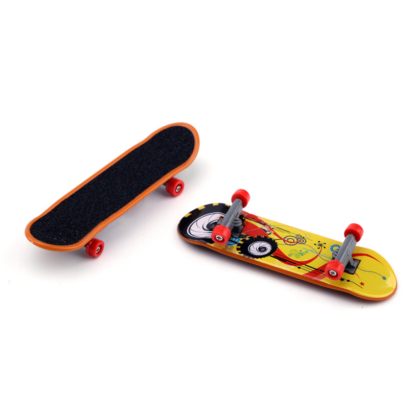 [Fast Delivery]2Pcs Mini Finger Skateboard Toy Professional Creative