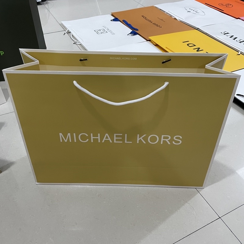 0n Sale】✶▫ Hannah Hong Michael Kors logo Tote bag gift bag clothing bag  universal paper bag logo brand gift Bag | Lazada PH