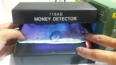 Electronic UV Light Money Detector Bill Currency Authenticity Checker (Black)