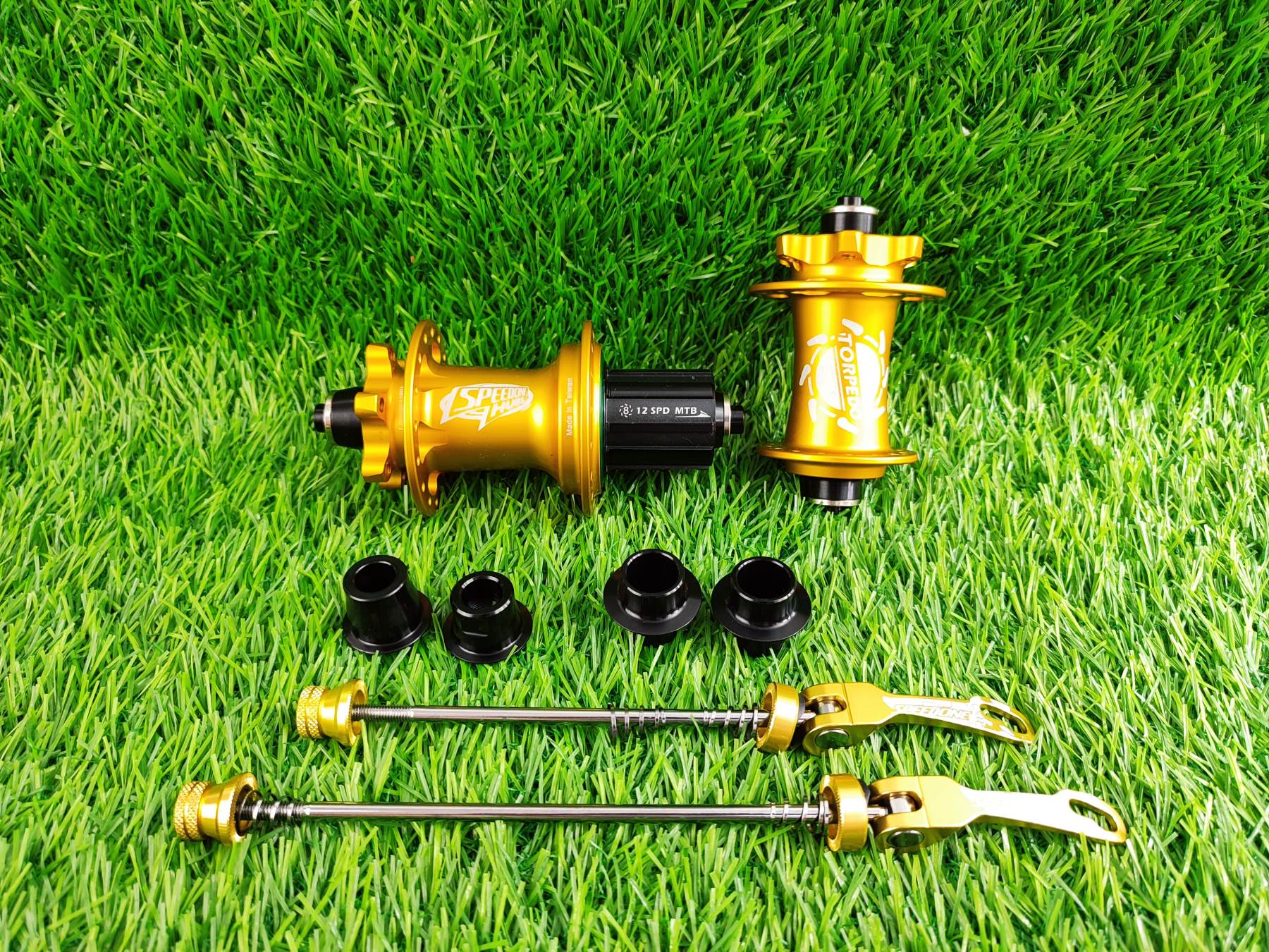 GBBS Speedone Torpedo 8 Pawls Sealed Bearing Bicycle Hub w Thru Axle