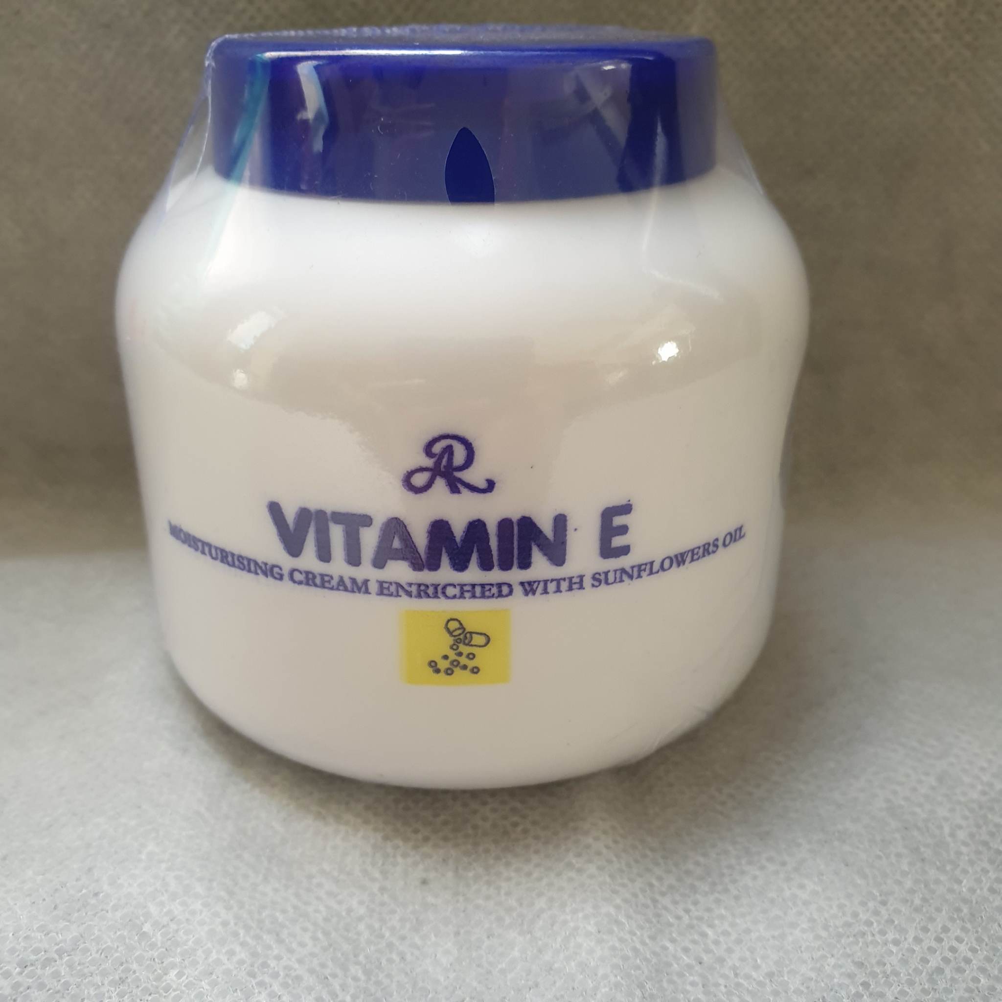Vitamin E MoisturisingCream 200gms/jar Lazada PH