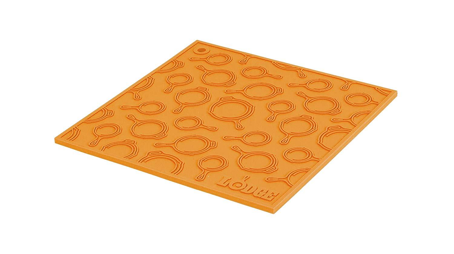 Lodge AS7SKT61 7 x 7 Orange Skillet Pattern Silicone Trivet