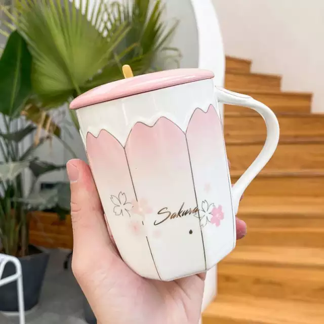 Japan Style Glass Mug Cute Pink Kawaii Cute Drinkware Milk Coffee Water Cup  Kitchen Office Delicate Spoon With Lid Cherry Blossom Mug 210804 From  Xue10, $12.38