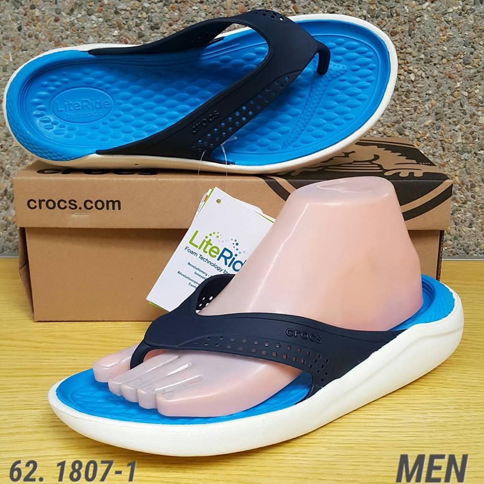 crocs for men below 1