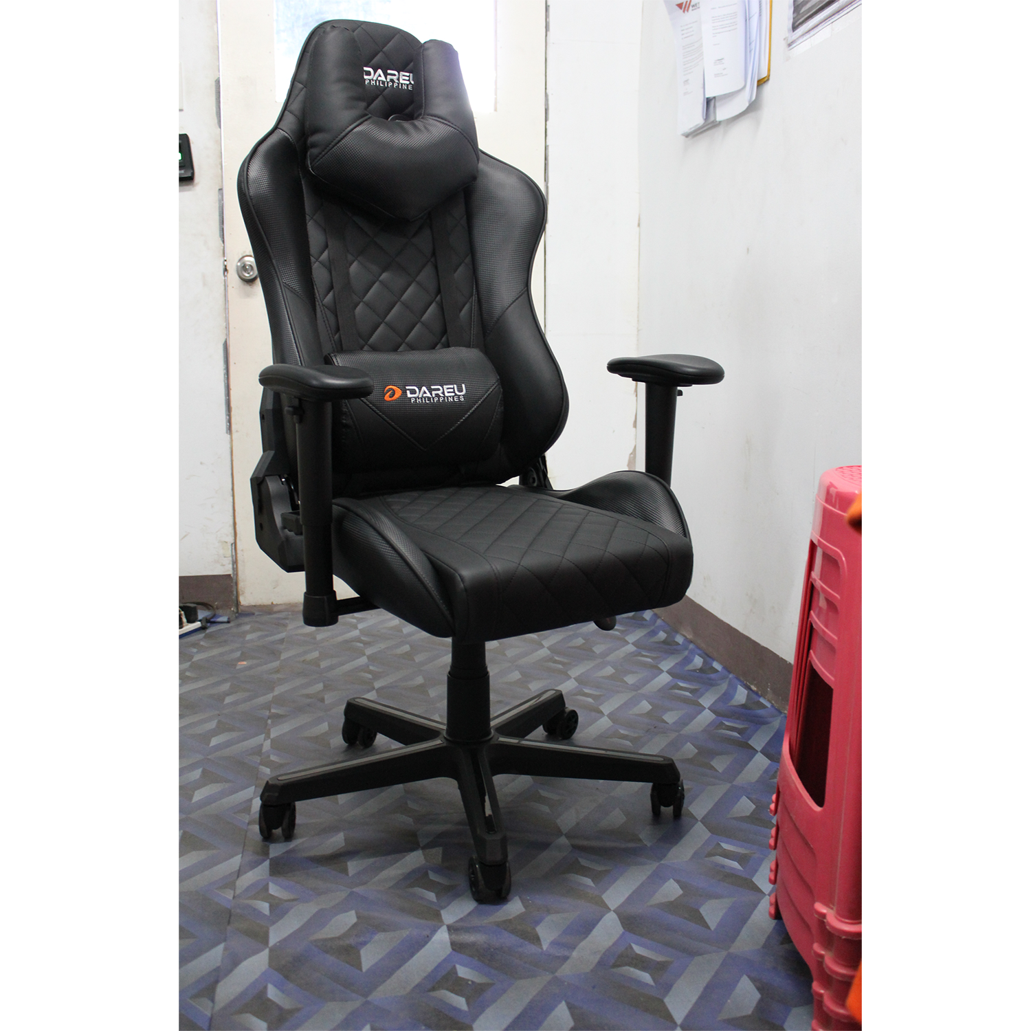 Dareu Combat #1805 Gaming Chair/ Adjustable height chair/ Removable