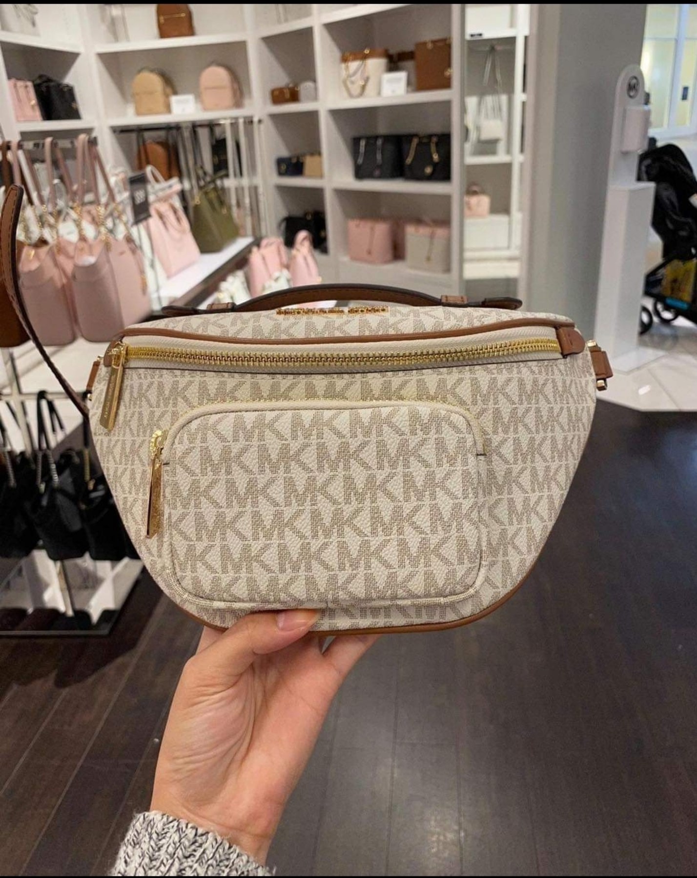 Top 80+ imagen michael kors belt bag tj maxx Thptnganamst.edu.vn