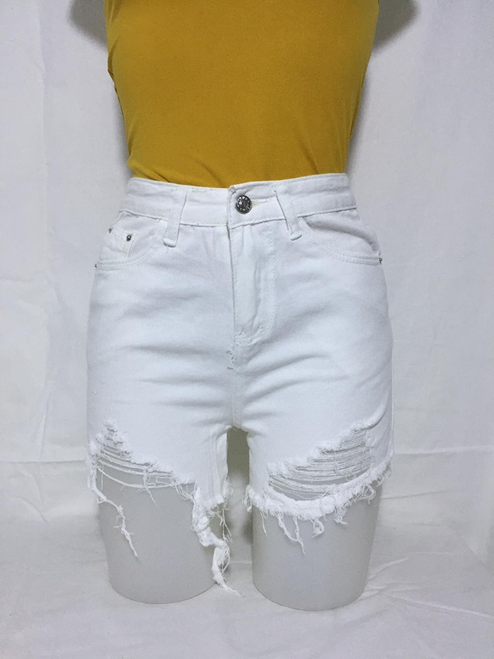 white maong shorts