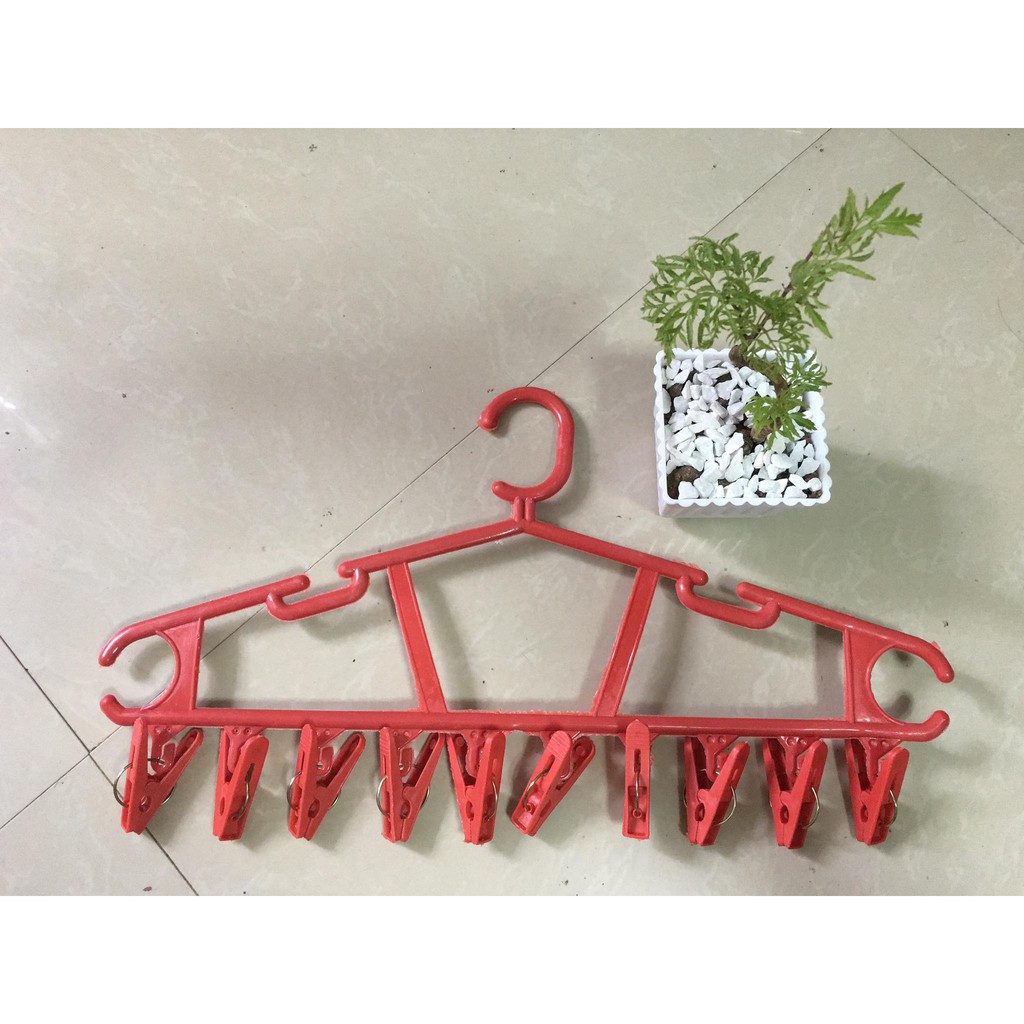 6 Pieces Hanger with 10 Clothes Pin / Hanger na may Sipit OP Lazada PH