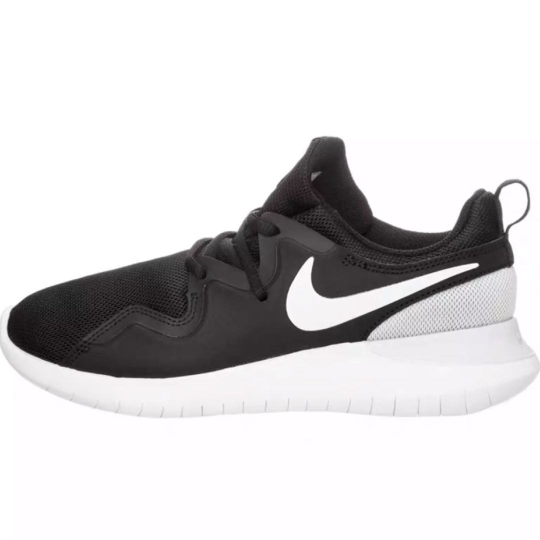 nike tessen running shoes