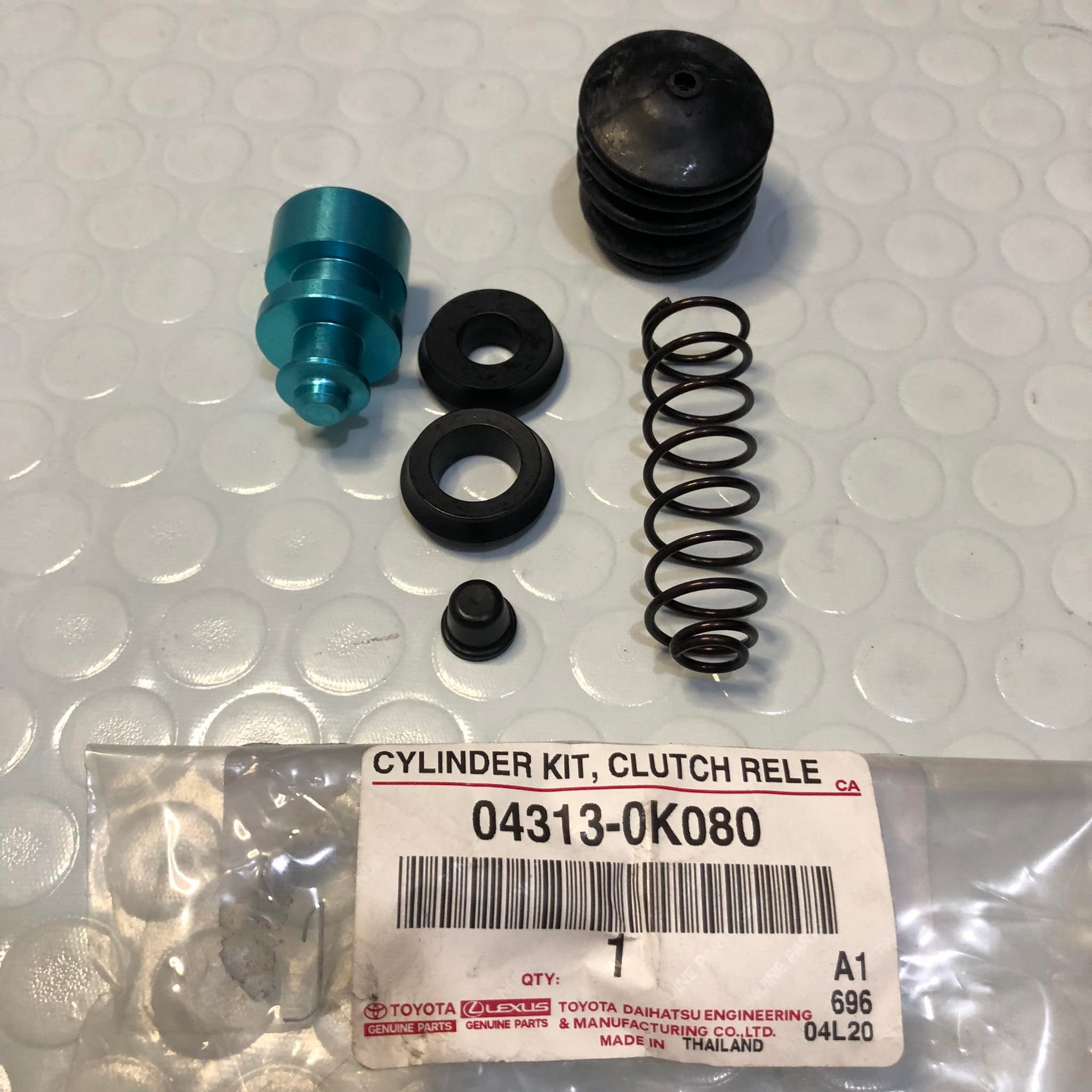 GENUINE TOYOTA SLAVE/SECONDARY CYLINDER REPAIR KIT FOR FORTUNER/HILUX/INNOVA 2016UP (04313