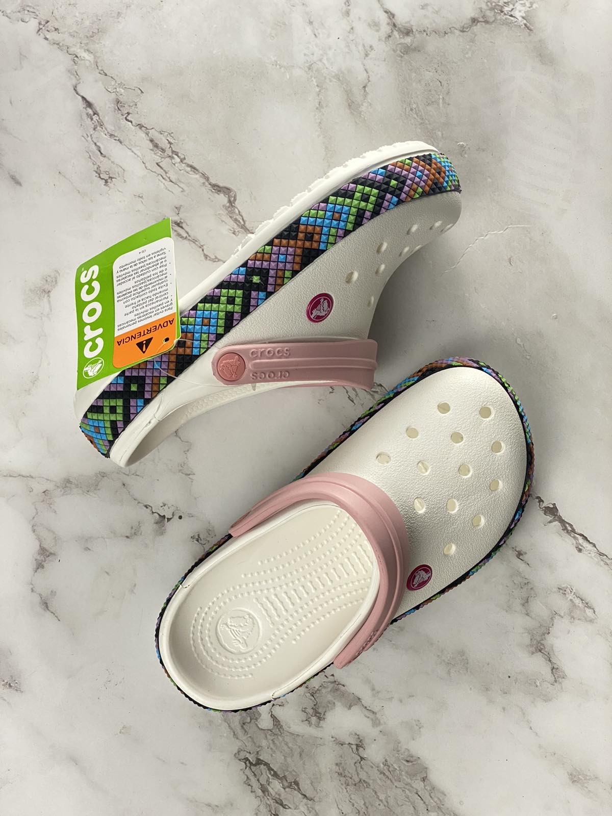 Crocband hot sale graphic clog