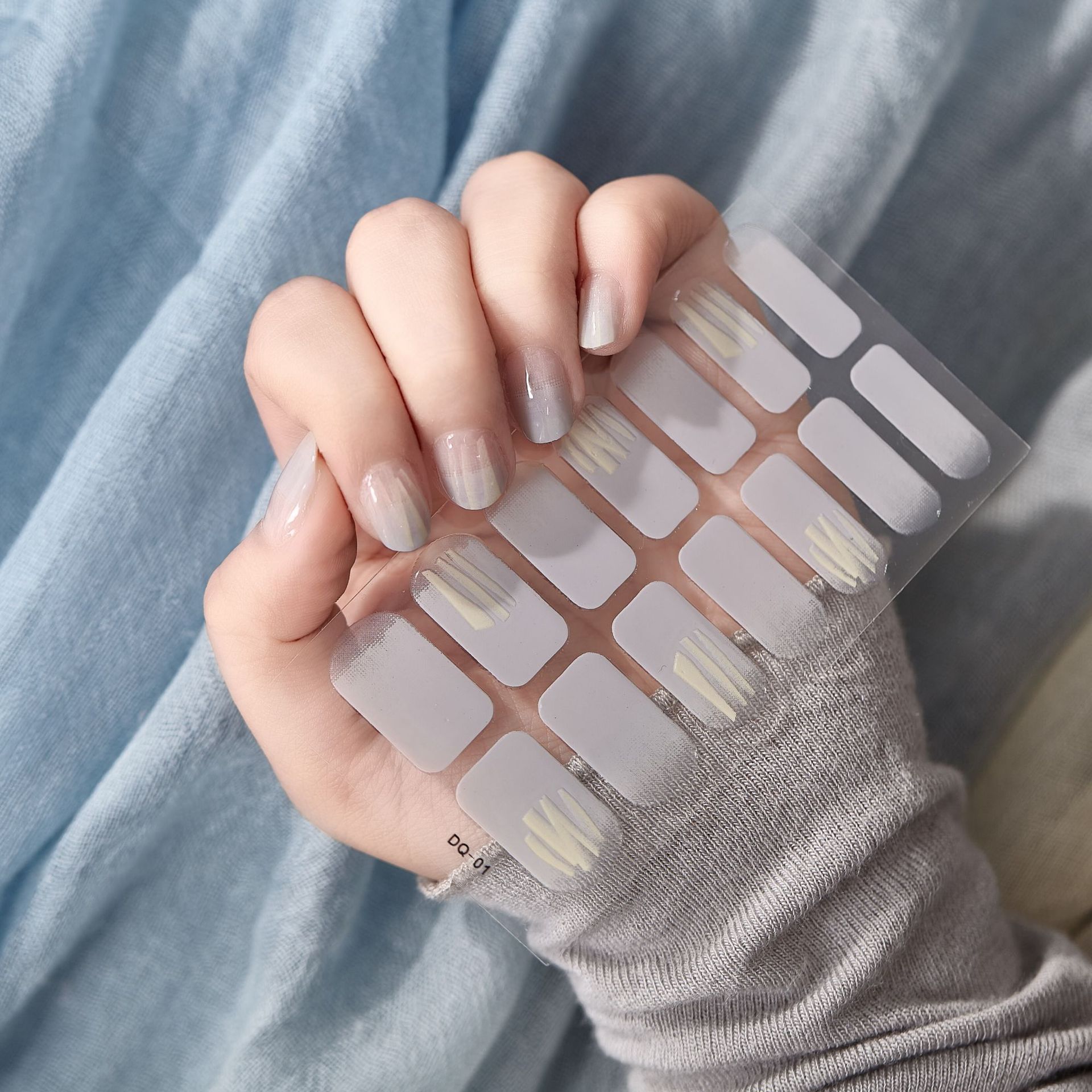 Nail sticker cute fake nails fake nail set complete with glue fake