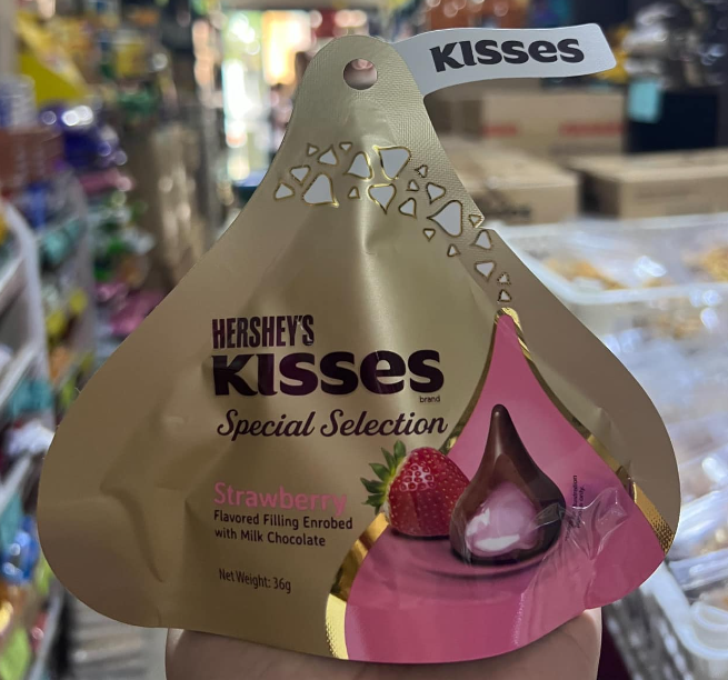 Hershey Kisses Special Selection Truffle, Yogurt, Strawberry 36g