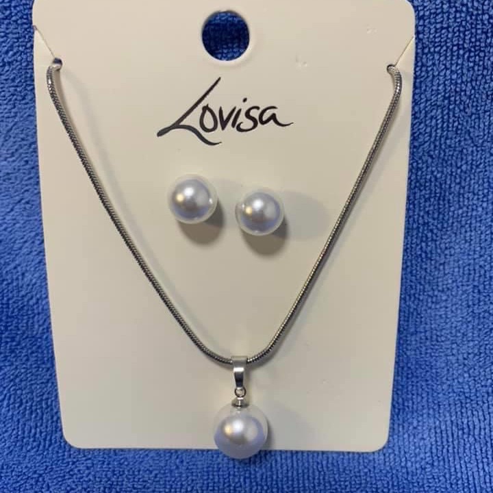 Lovisa] Premium freshwater pearls necklace, Women's Fashion, Jewelry &  Organisers, Necklaces on Carousell