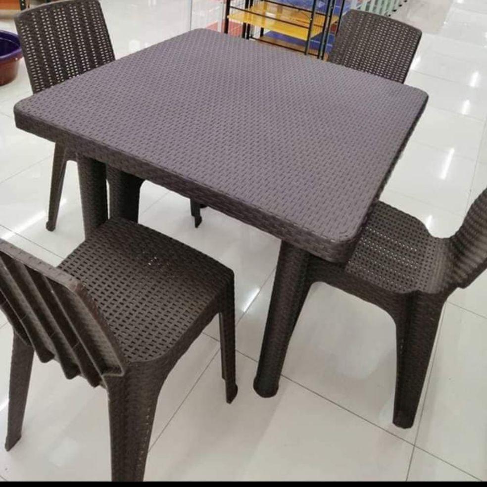 table chair set plastic