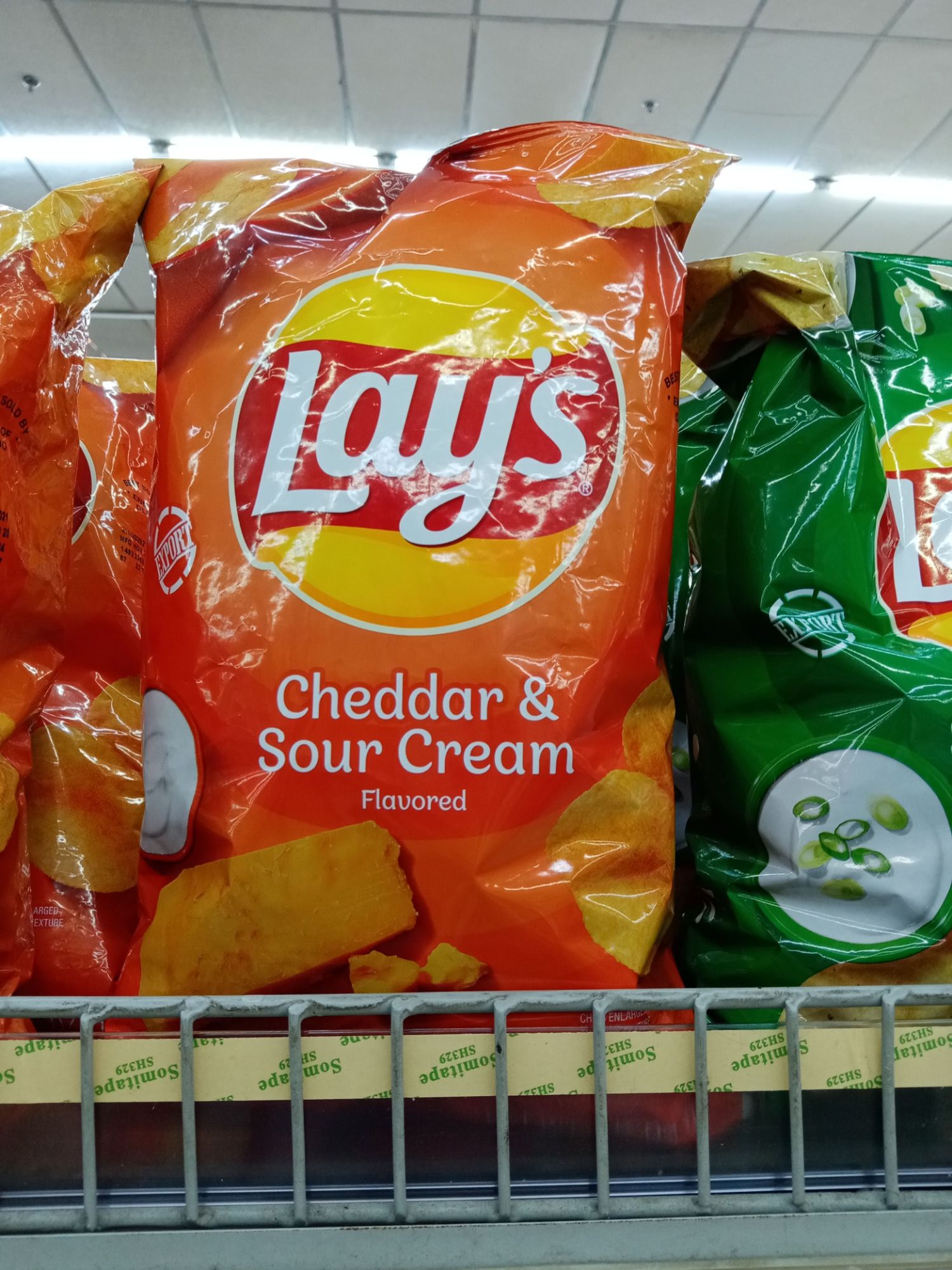 LAYS CHEDDAR & SOUR CREAM (6.50oz) Lazada PH