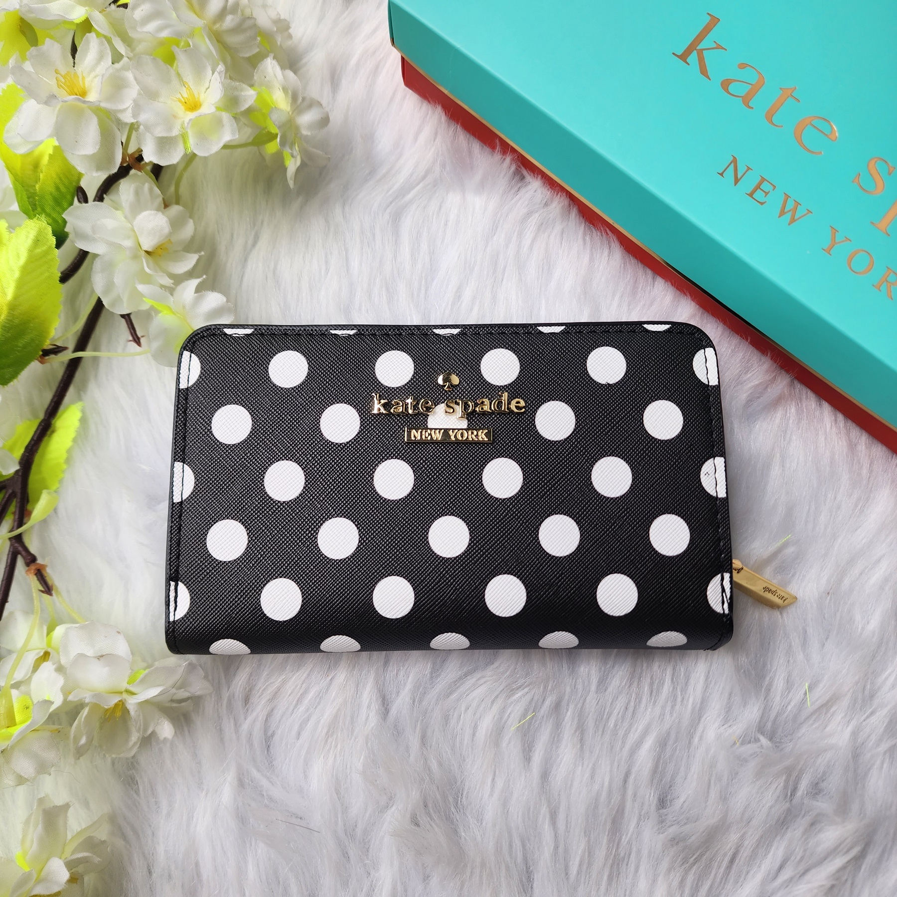 Kate Spade Medium Compact Bifold Wallet in Black Saffiano Leather with  Picture Polka Dots Design - Women's Wallet with Coin Compartment | Lazada PH