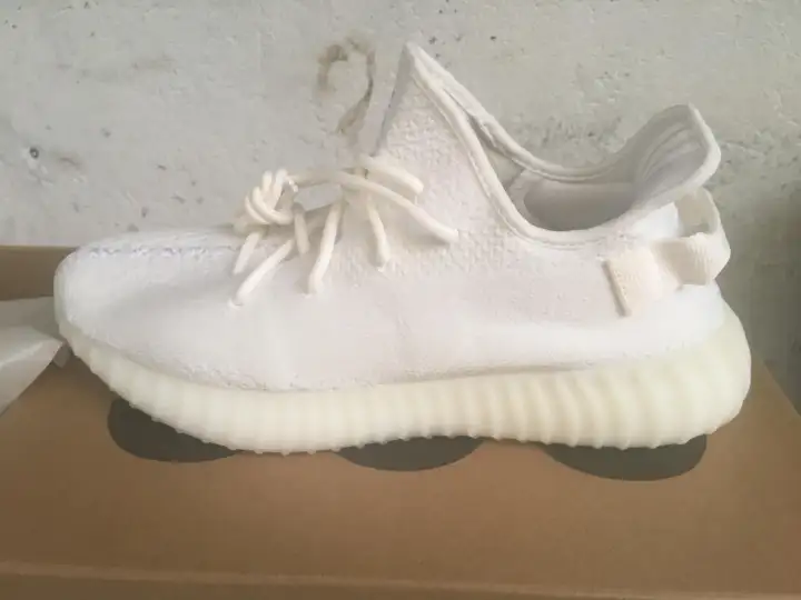 yeezy 350 boost v2 triple white