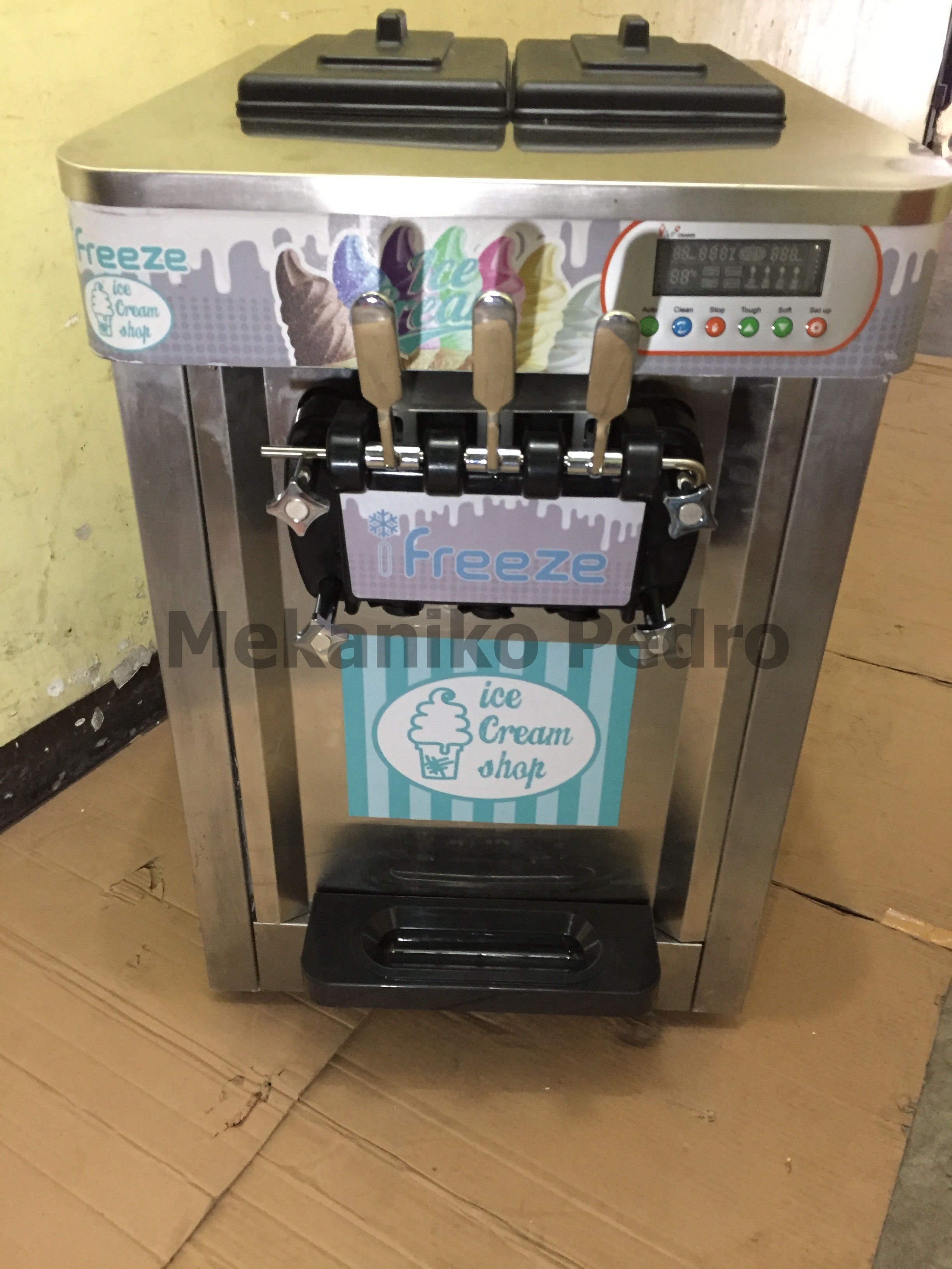 JTS 604 - Soft Serve Ice Cream Machine, Table Top, 3 Nozzles