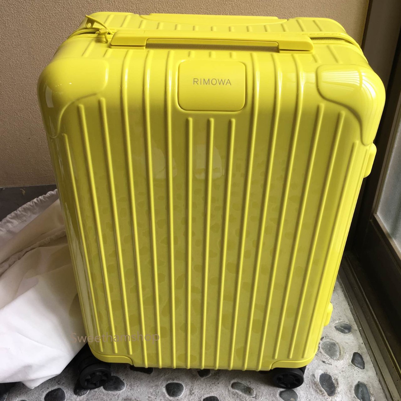Rimowa Luggage Essential Cabin Saffron 