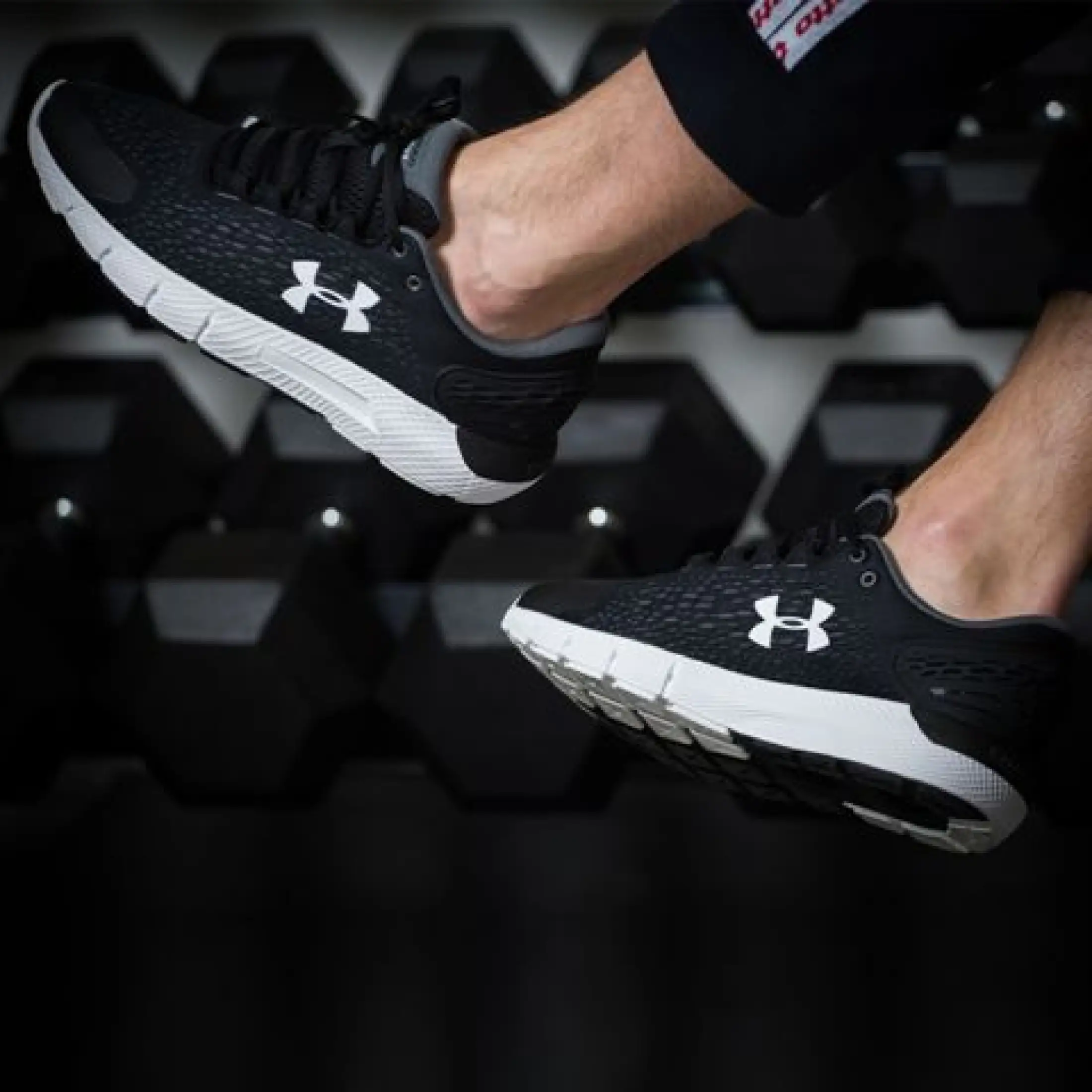 men's ua charged rogue 2 running shoes