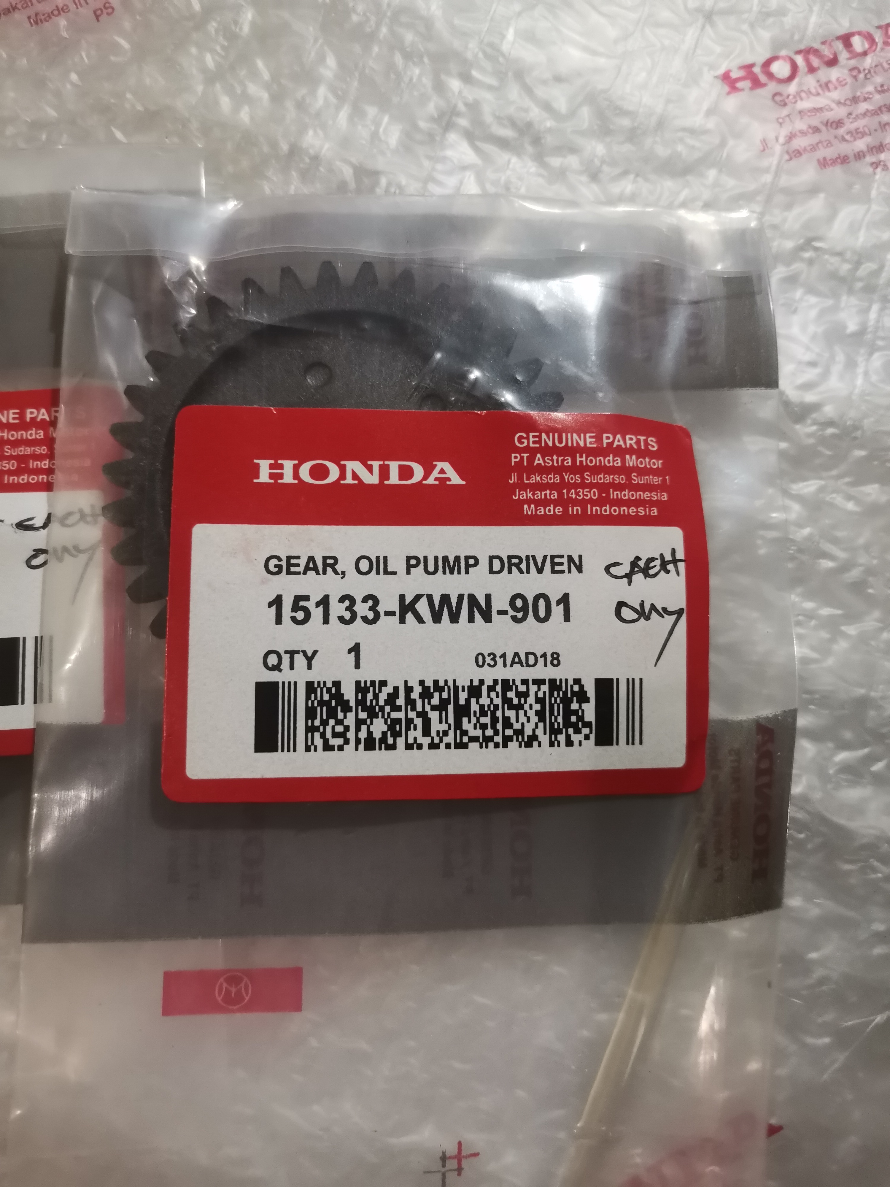 OIL PUMP GEAR HONDA CLICK 125i,Click 150i, PCX150i, (17910GN5970
