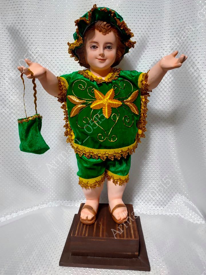 sto nino green dress Sto. Niño Praga 6