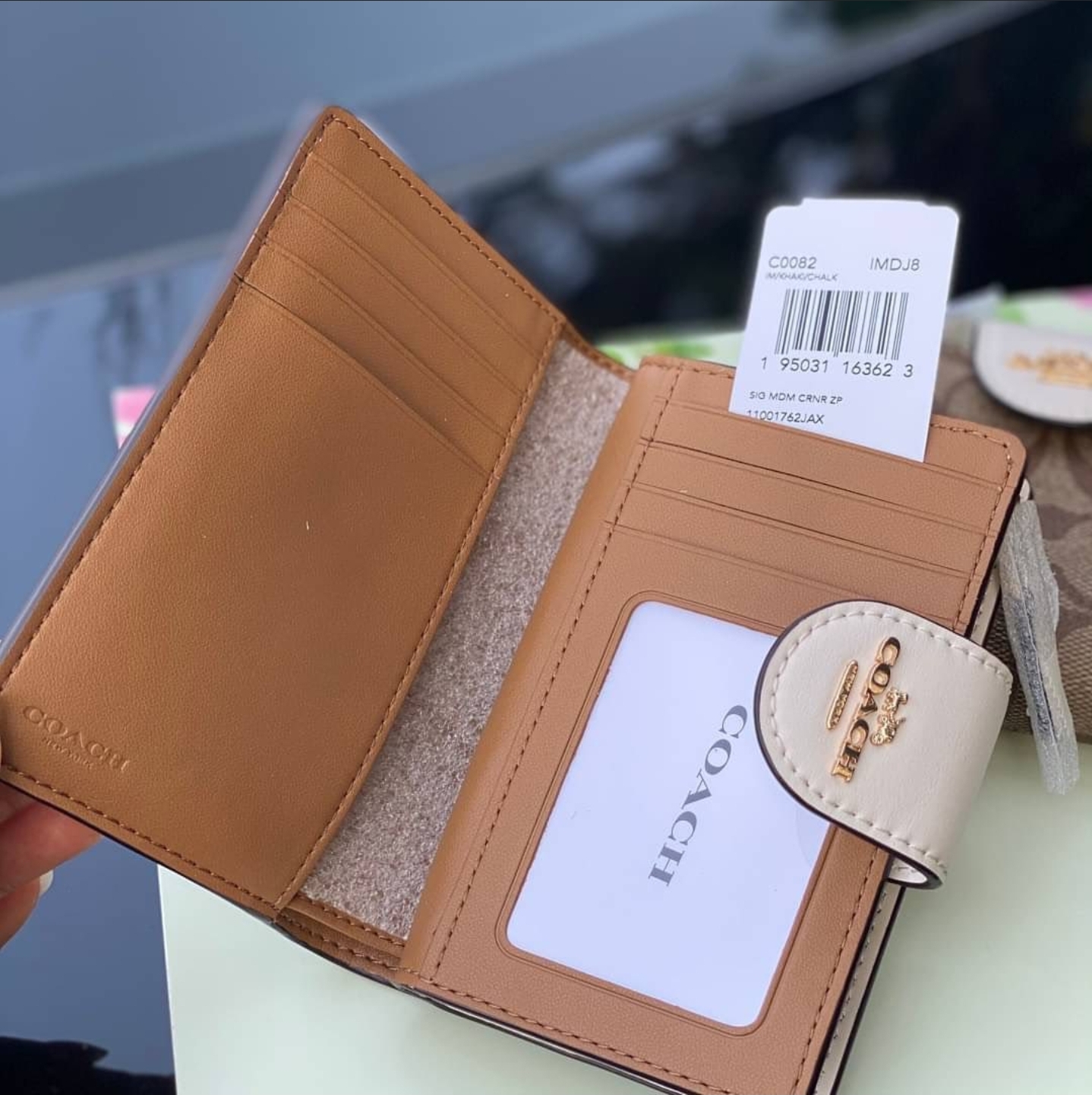 .com: [Coach] OUTLET C0082 SVV7Q MEDIUM CORNER ZIP WALLET Brown  [Parallel Import], KHAKI/LIGHT SAGE : Clothing, Shoes & Jewelry