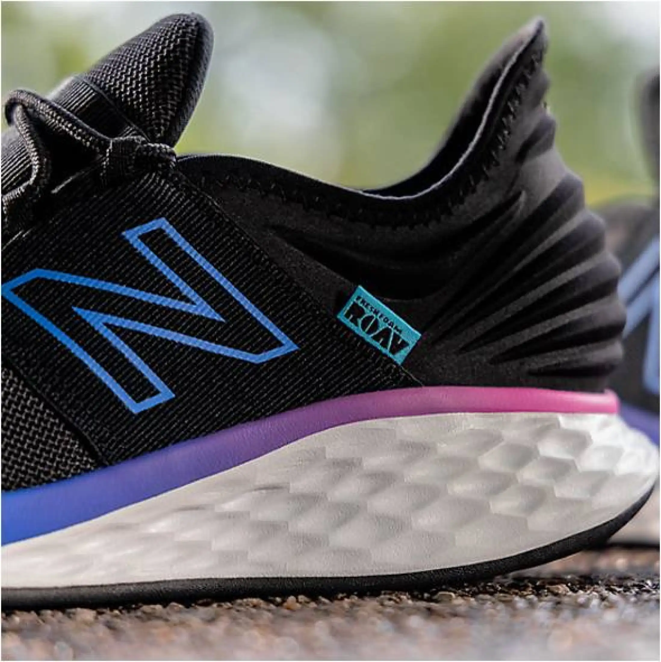 new balance roav blue