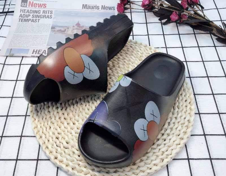 elmo hypebeast slides