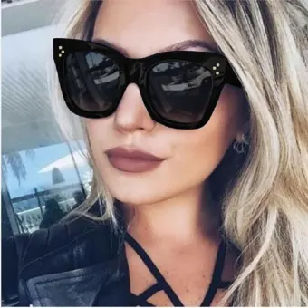 big black sunglasses