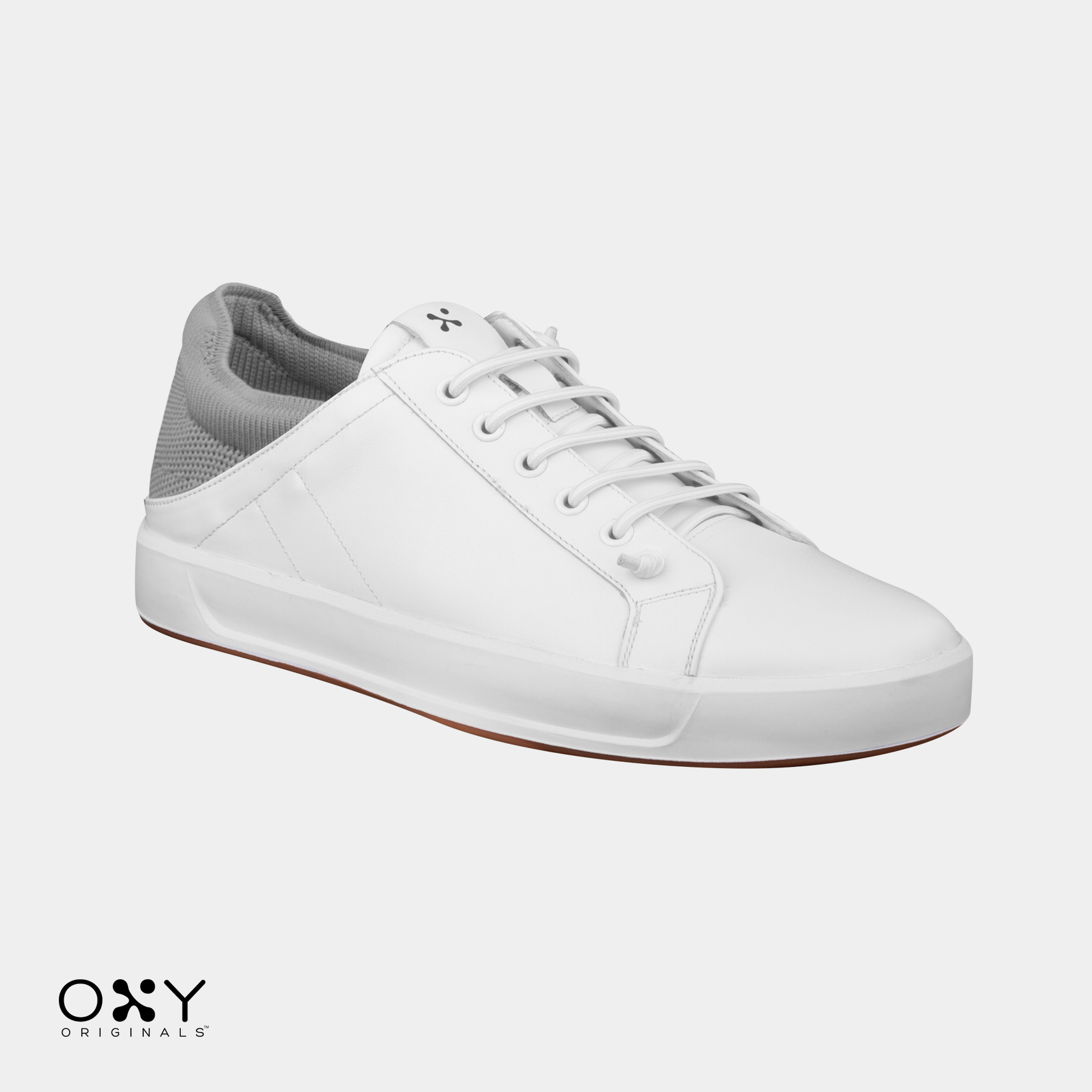 Calvin klein hotsell barrington white sneakers