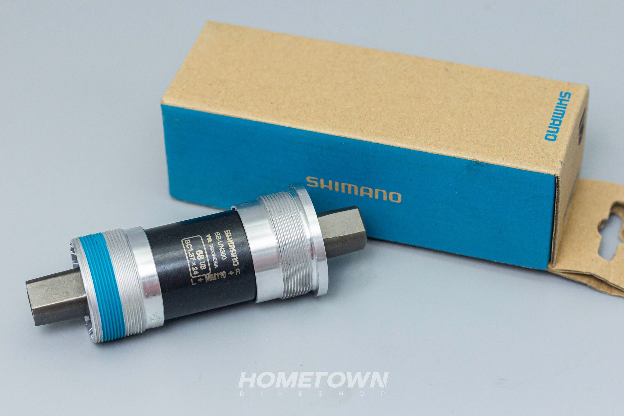 Shimano BB-UN300 Bottom Bracket - English, 68 X 115mm Spindle, Square Taper JIS