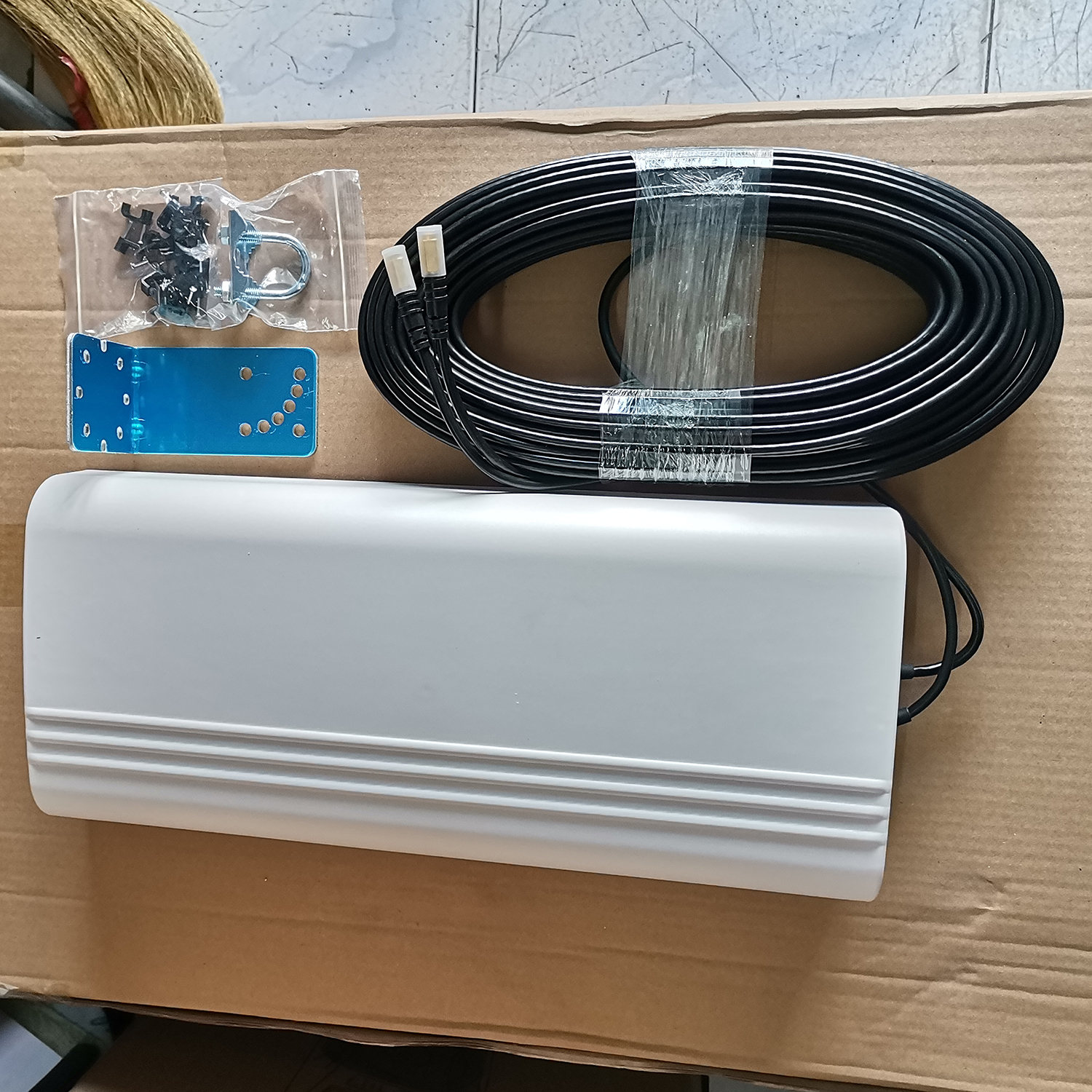 Hybrid Antenna Mimo 2x18DBI 15 meters Cable SMAMale Connector with Pin