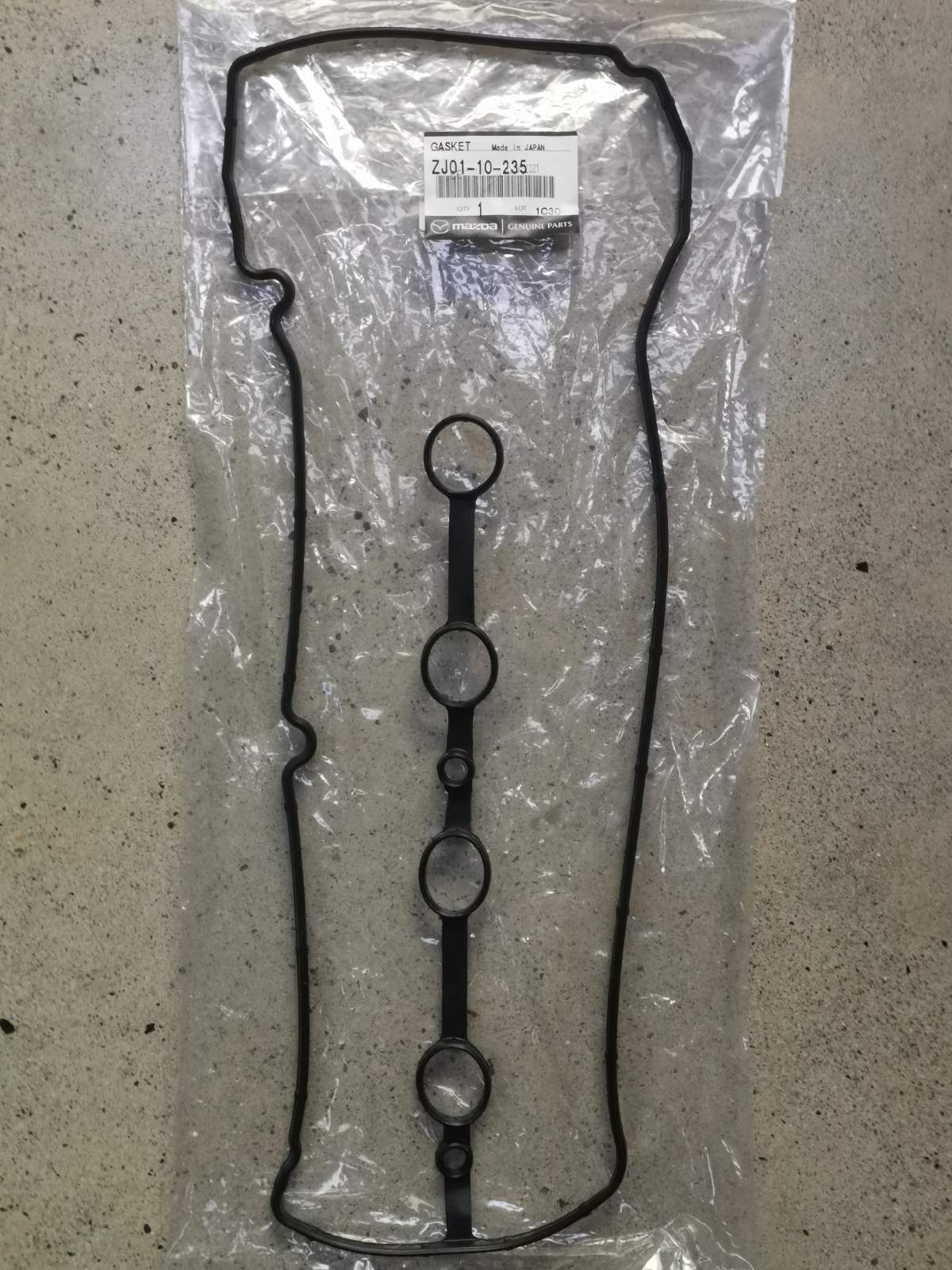 Mazda Valve Cover Gasket for Mazda 3 1.6L 20042010 VIN required PN