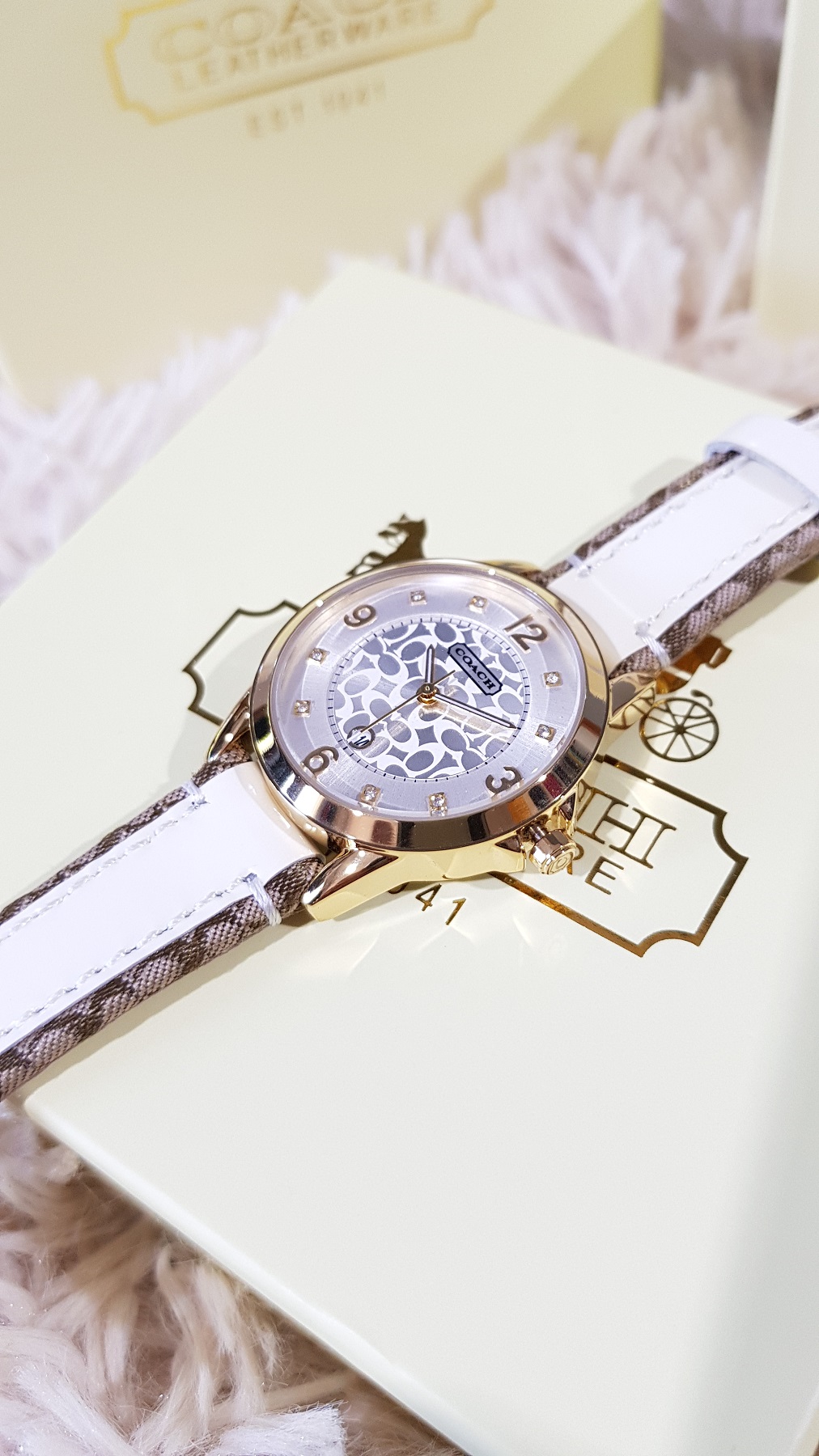 Coach boyfriend deals watch white