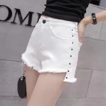 white maong shorts