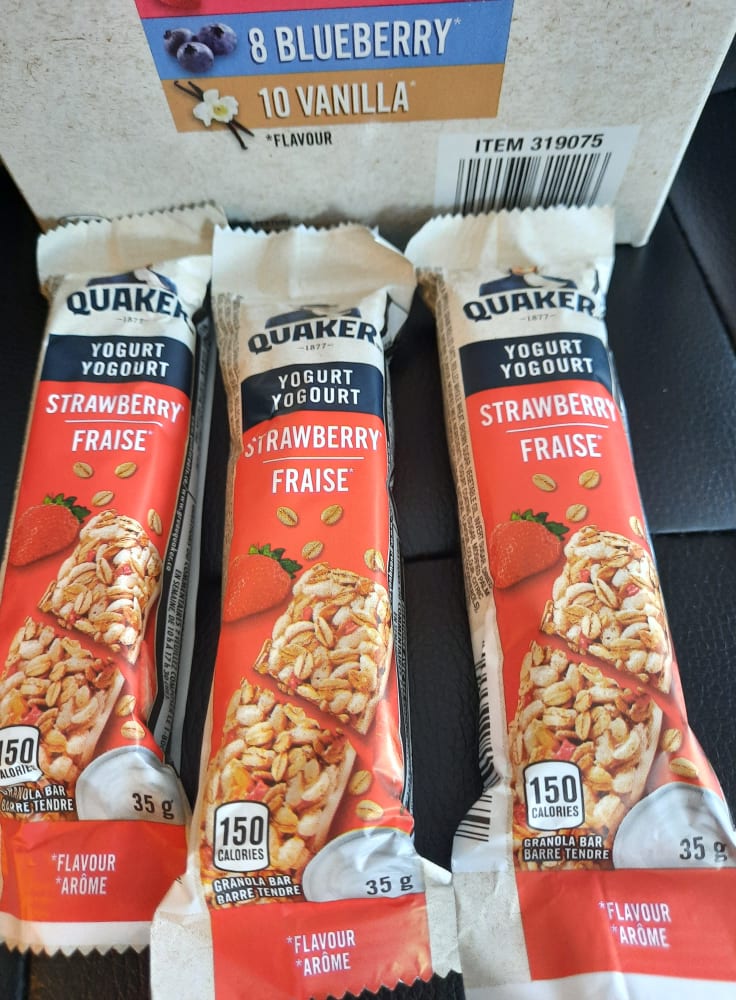 NEW and ORIGINAL Quaker Yogurt Granola Bars 3 Flavor Variety Pack, 35