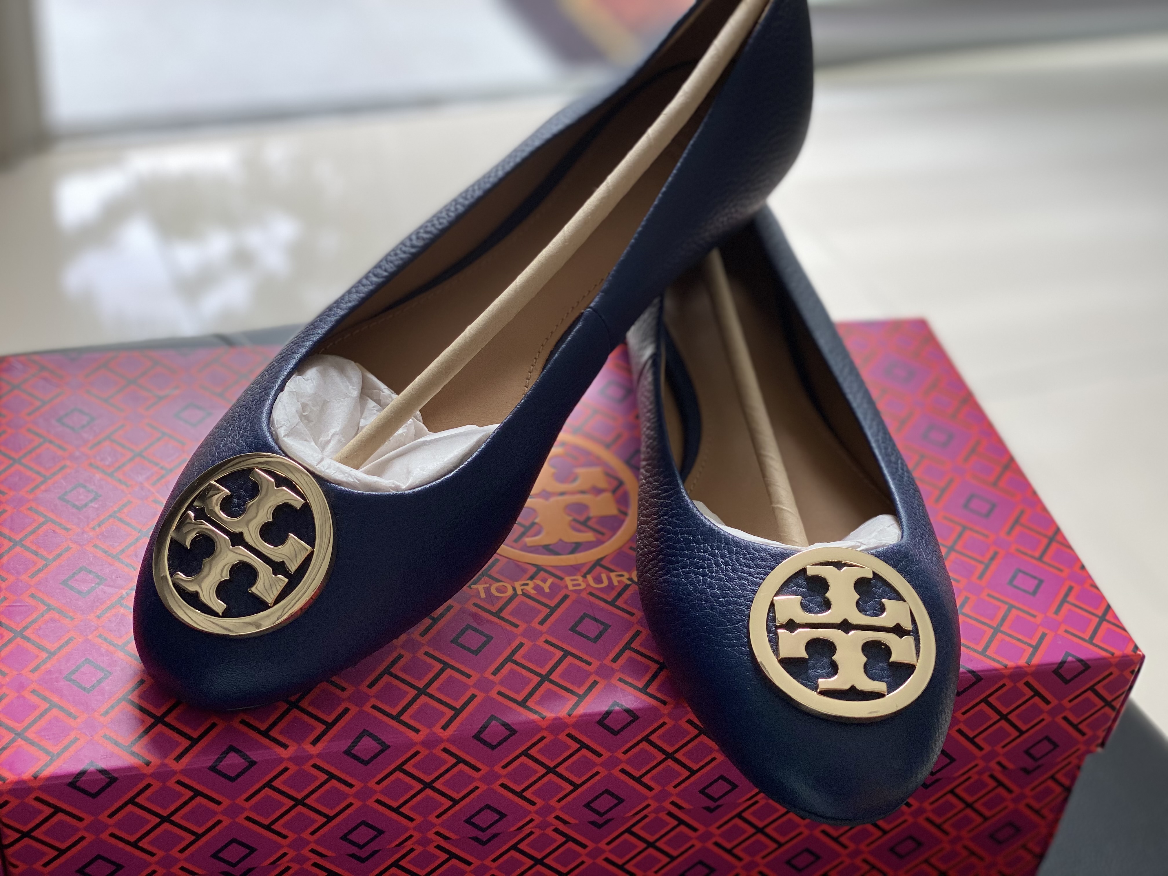 Authentic Tory Burch Benton Ballet Flat Tumbled Leather Navy Shoes Size 10  | Lazada PH