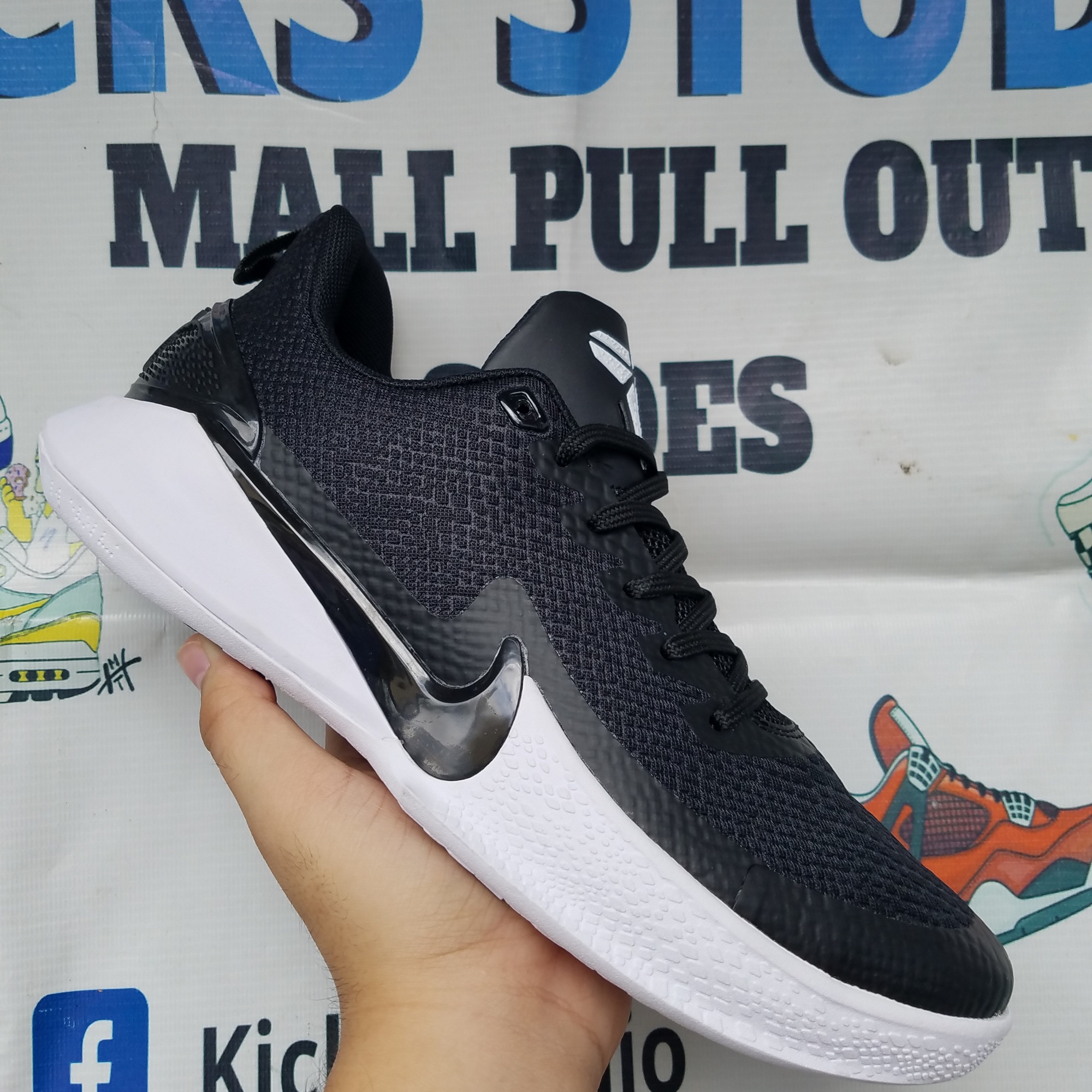 mamba focus black white