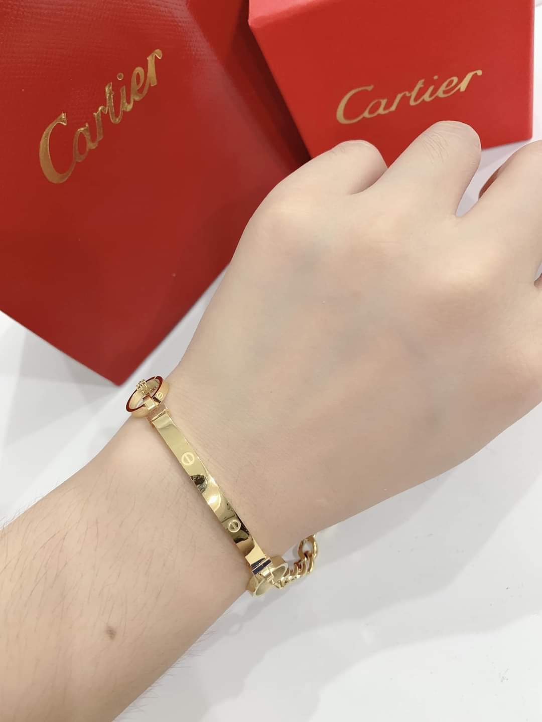 gold bangle bracelet cartier