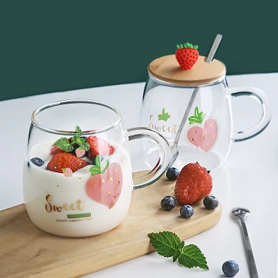 ONEISALL 450Ml Coffee Mug Wooden Lid Cup Glass Coffee Cup Glass Handle Mug Strawberry and Panda Style