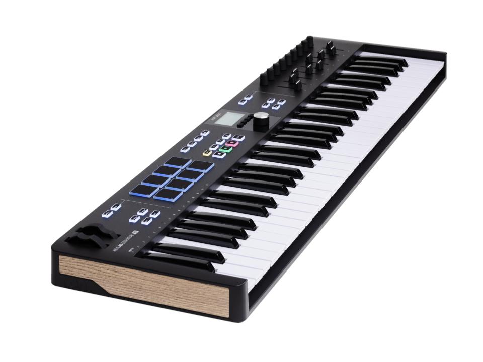 ARTURIA KeyLab Essential 61 mk3（Arturia Keylab MK3 vs Essential 